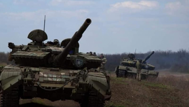 OVO SE RETKO VIĐA NA FRONTU Ukrajinci se spremali za napad, a onda se pojavila ruska artiljerija (VIDEO)