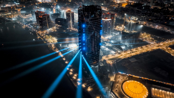 FENOMENALNO: Pogledajte poruku za Badnje veče sa Kule Beograd (VIDEO)