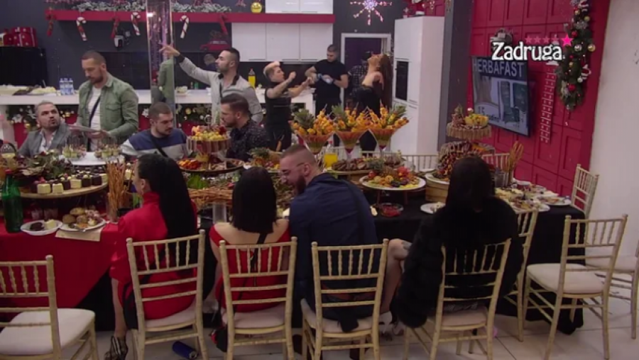 POSTALA JE HIT NA DRUŠTVENIM MREŽAMA, ALI I U KUĆI Mensur zapamtio uzrečice Milicine majke, pa je ismevao, Veselinovićeva ključala od besa!