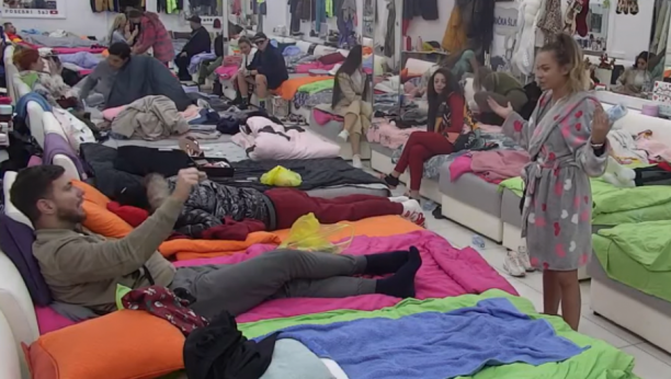 NOVI HAOS! Mihić zaratio sa Anom, Tara odmah uletela, pljuštale žestoke uvrede na sve strane!