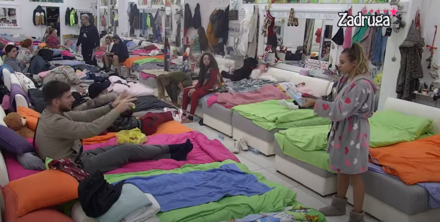 NOVI HAOS! Mihić zaratio sa Anom, Tara odmah uletela, pljuštale žestoke uvrede na sve strane!