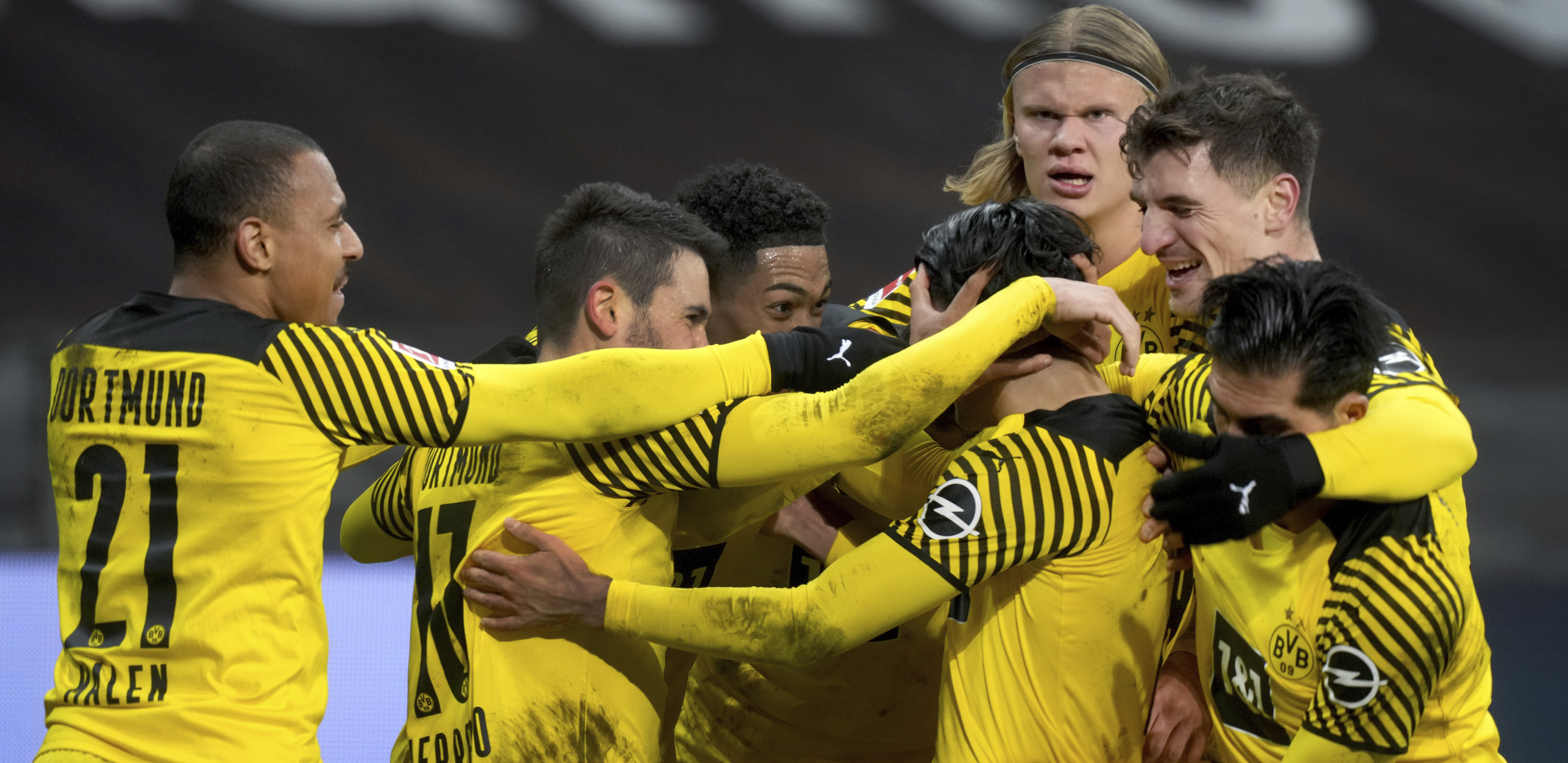 SPEKTAKL U FRANKFURTU! Kostić nameštao, Dortmund se vratio posle 0:2 i pobedio!