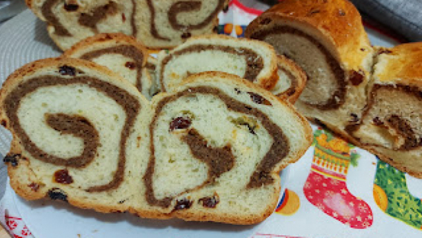 FANTASTIČNI STARINSKI SLATKIŠ Štrudla sa orahom na bakin način (VIDEO)