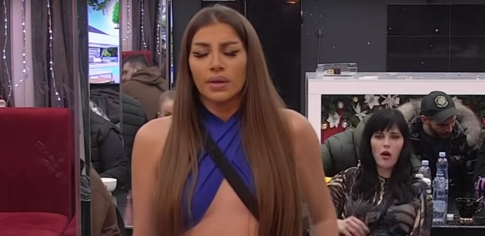 HTELA SAM DA IZAĐEM IZ KUĆE DA BI DEJAN VIDEO MAJKU! Dalila iznela nove šokantne detalje iz njihovog braka, svi u studiju zanemeli!