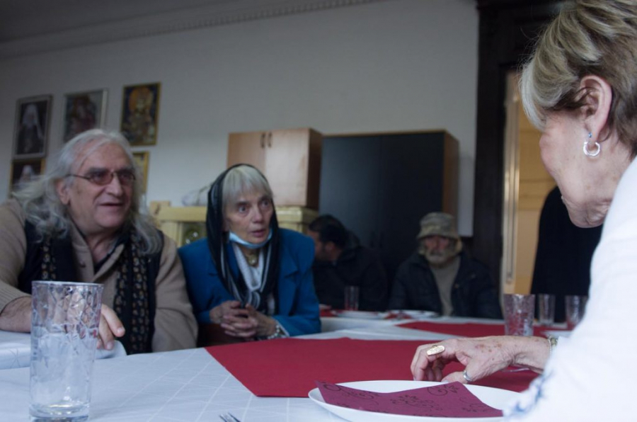 VEST JE SVE ŠOKIRALA! Naša čuvena glumica je korisnica dobrotvorne kuhinje, a sada se oglasio Voja Brajović i otkrio pozadinu svega toga, tuga je još veća!