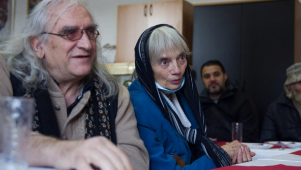 DOLAZI NA ŠTAKAMA I VEOMA JE... Progovorili korisnici dobrotvorne kuhinje u kojoj se hrani naša poznata glumica i otkrili kakva je ona zapravo!