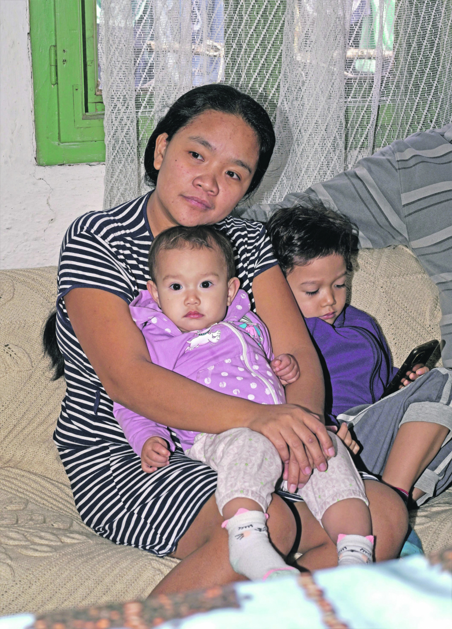 FILIPINKA POSTALA PRAVA ŠUMADINKA Resil i Nebojša Marinković, iz Đurđeva kod Rače, proslavljaju oba Božića