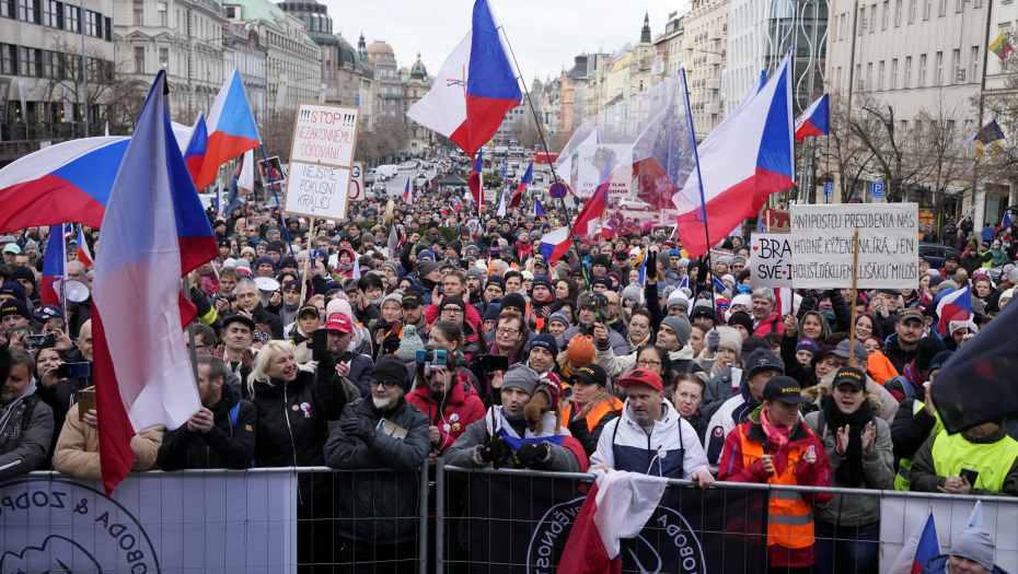 PROTIVE SE EVROPSKOJ UNIJI I NATO Demonstracije u Češkoj zbog rasta cena energenata (VIDEO)