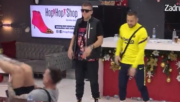 SVIMA ZADALI DOMAĆI ZADATAK! Mateja i Dino ne gube vreme kada je forma u pitanju, dok oni vežbaju evo šta radi Čorba!