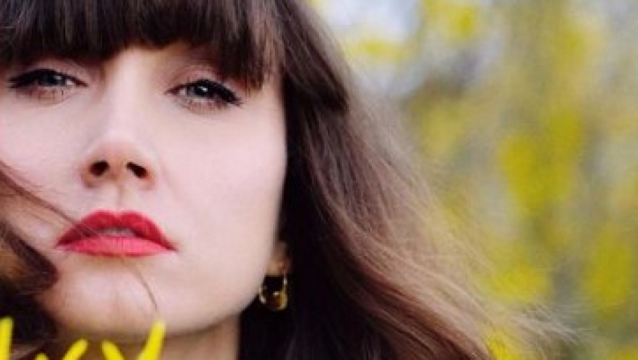 APSOLUTNI HIT OVE GODINE Frizura savršena za svaku priliku, lepršava i puna volumena,  stoji svim ženama,