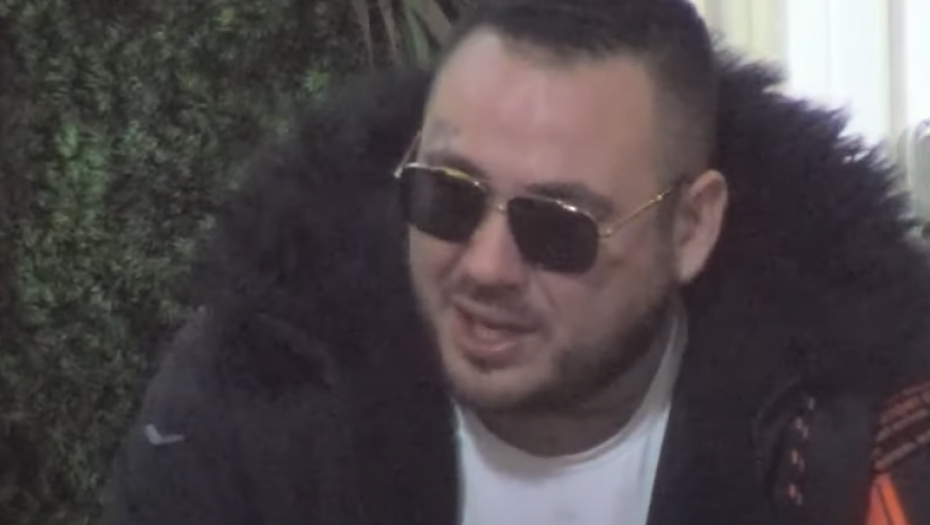 NE MOŽE DA ZADRŽI SUZE! Car kuka na sav glas za Majom, a ova stvar ga razdire!