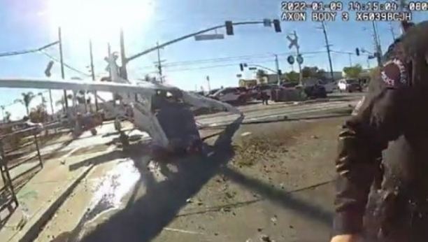 DRAMA U LOS ANĐELESU Pao mu avion a zatim ga umalo pregazio voz (FOTO/VIDEO)