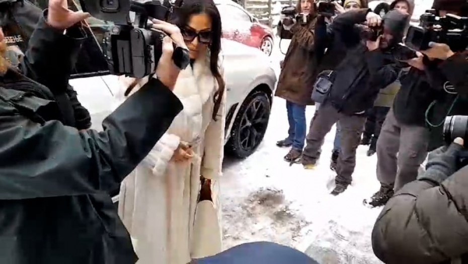 NEOČEKIVANA SITUACIJA! Čovek pao ispred Cece kao pokošen, ona odmah pritekla u pomoć!