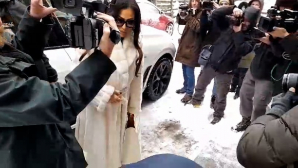 NEOČEKIVANA SITUACIJA! Čovek pao ispred Cece kao pokošen, ona odmah pritekla u pomoć!