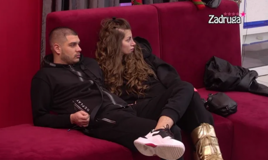 DOBRO JE DRESIRAN I SLUŠA KOMANDE Jovana Ljubisavljević osula paljbu po Dalili i Dejanu, oštro prokomentarisala skandal sa dočeka!