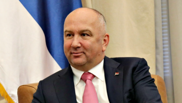 ΟΙ ΕΞΤΡΕΜΙΣΤΕΣ ΣΥΦΑΝΙΖΟΥΝ ΤΗ ΣΕΡΒΙΚΗ ΙΣΤΟΡΙΑ! Ο ηγέτης του SNP καταδίκασε σθεναρά τις απειλές θανάτου που απευθύνθηκαν στον Πρόεδρο Βούτσιτς