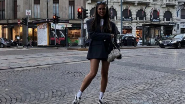 ZA OVAJ ČAROBNI TRIK NISMO ZNALI  Sada možete da nosite najlon čarape, a da se ne smrzavate!