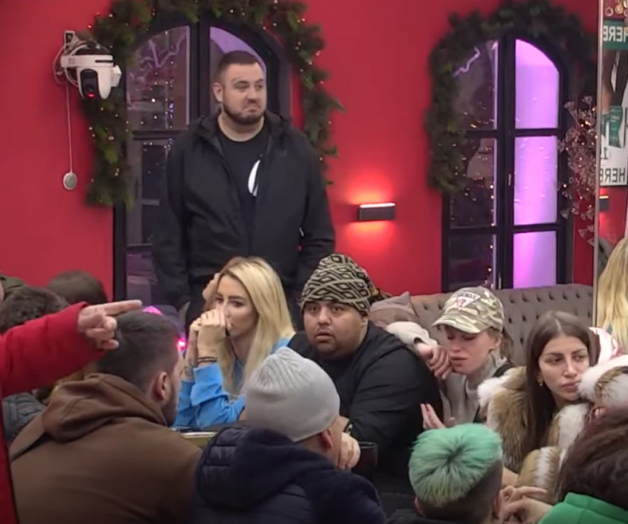 NAMERNO NAVODI DA SE POMISLI DA SAM JA! Dalila se pronašla u Carevom opisivanju, zadrugari imali podeljeno mišljenje, a evo o kome je reč!