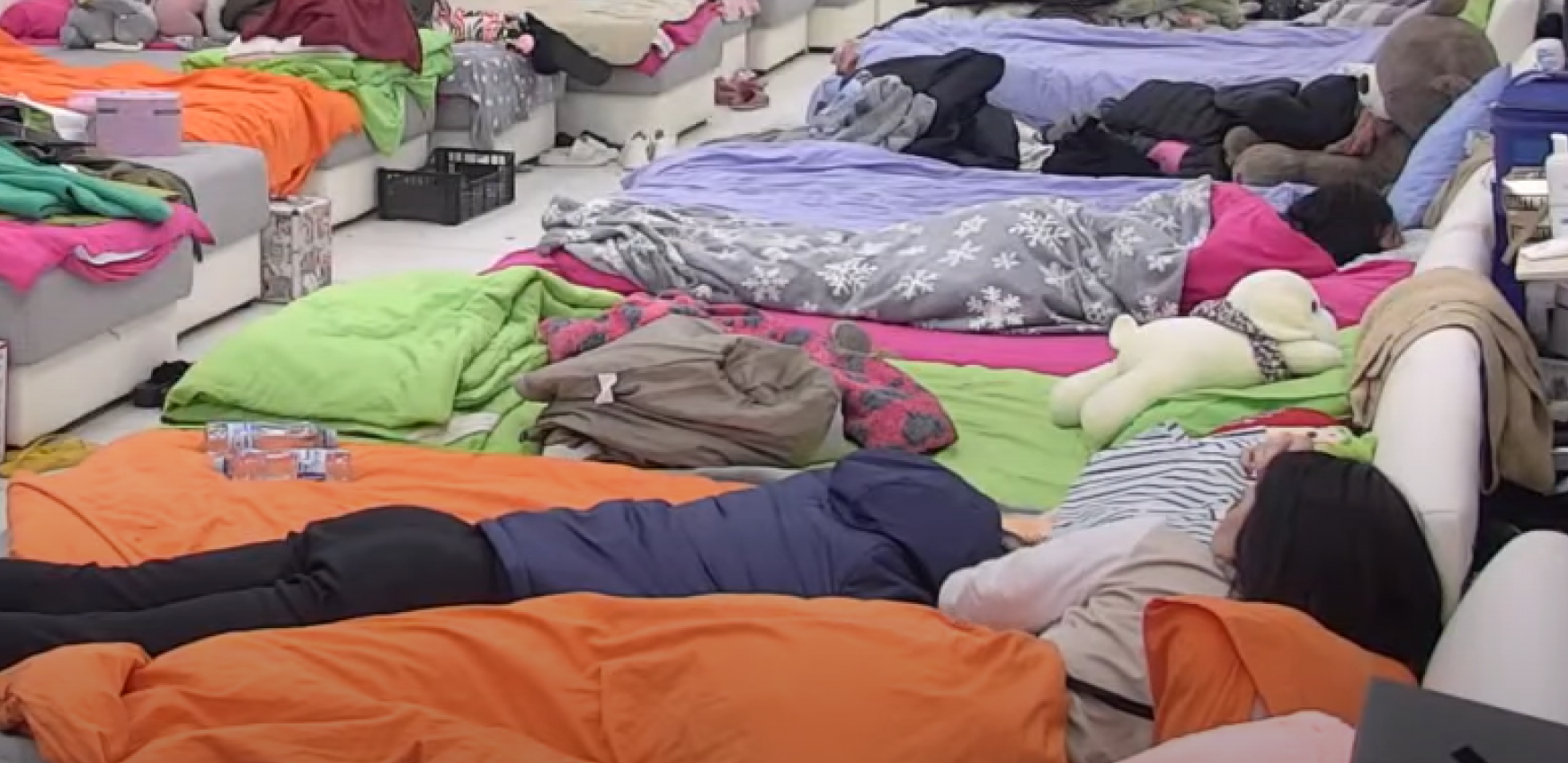 KAO NEKADA! Milica brzo zaboravila Mensurove uvrede, pa ga počastila češkanjem u krevetu!