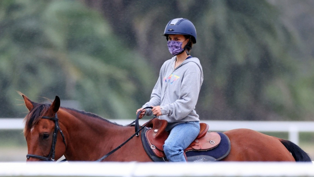 ONA JE NAJPAMETNIJA ŽENA U HOLIVUDU Ova glumica završila je jedan od najpoznatijih fakulteta i govori čak 6 jezika!