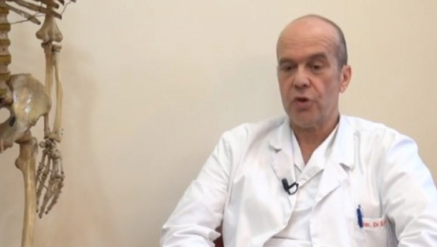 KAKO SAČUVATI ŽIVU GLAVU Pri padu na ledu najčešće strada kuk i ručni zglob! Doktor otkriva trikove za bezbedno "prizemljenje"