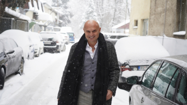 MILI PODRŽAO KONSTRAKTU! Objasnio da je poruka njene pesme potrebna celom svetu!