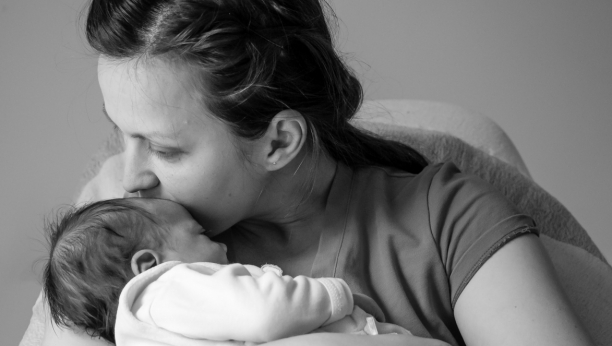 DIRLJIVO PISMO MAJKE UPUĆENO ĆERKI: Nakon ovoga ćete se dobro zamisliti: "Ako sam ja krvarila, ti nemoj!"