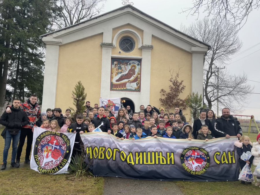 JEDAN POKLON JEDAN DEČIJI OSMEH: Organizatori akcije “Novogidišnji san“ podelili 350 paketića za mališane sa ugroženih područja Kosova i Metohije