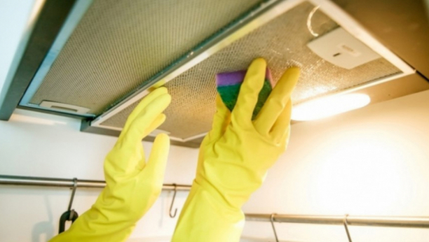 LONAC I 7 KAŠIKA SODE BIKARBONE Očistite aspirator za samo 20 minuta!