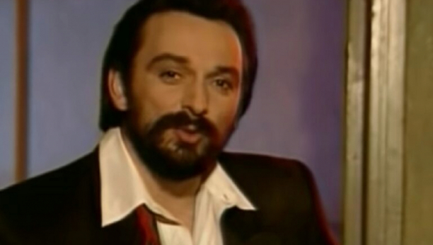 IZGUBIO JE SVE U STRAVIČNOM POŽARU! Pevač je nakon nesreće zauvek napustio estradu, svi znaju ovaj njegov hit, a danas je potpuno neprepoznatljiv!