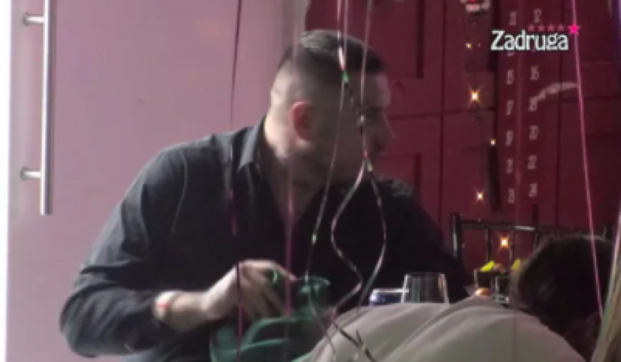 DALILA NA ŽURCI U PUNOM SJAJU! Car ispratio svaki njen korak, nema sumnje da je lud za njom!