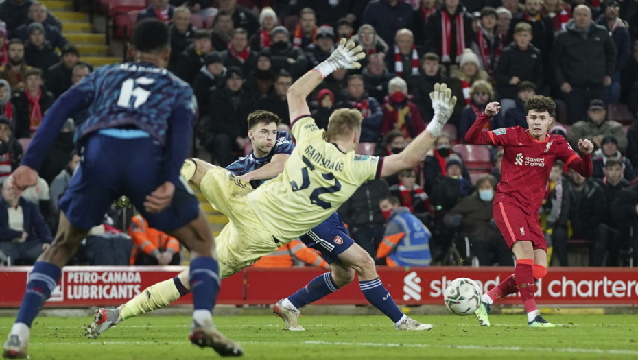 BEZ POBEDNIKA NA "ENFILDU" Arsenal sa igračem manje odoleo Liverpulu!