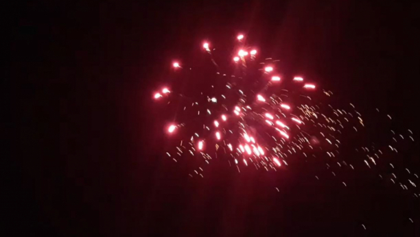 GORI CRNA KORA: Kuči napravili spektakularan vatromet za ulazak u Srpsku Novu godinu (VIDEO)