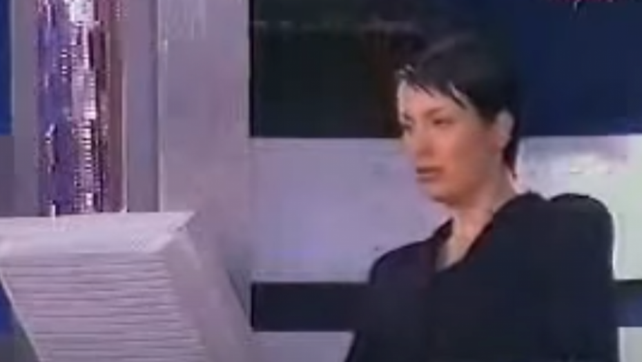 NEVIĐENA TRANSFORMACIJA! Pamtimo je kao voditeljku koja je pala u nesvest pred kamerama, bila u Skupštini, a evo kako sada izgleda! (FOTO)