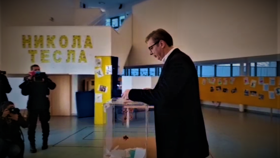 OBAVIO SVOJU GRAĐANSKU DUŽNOST Vučić glasao na referendumu