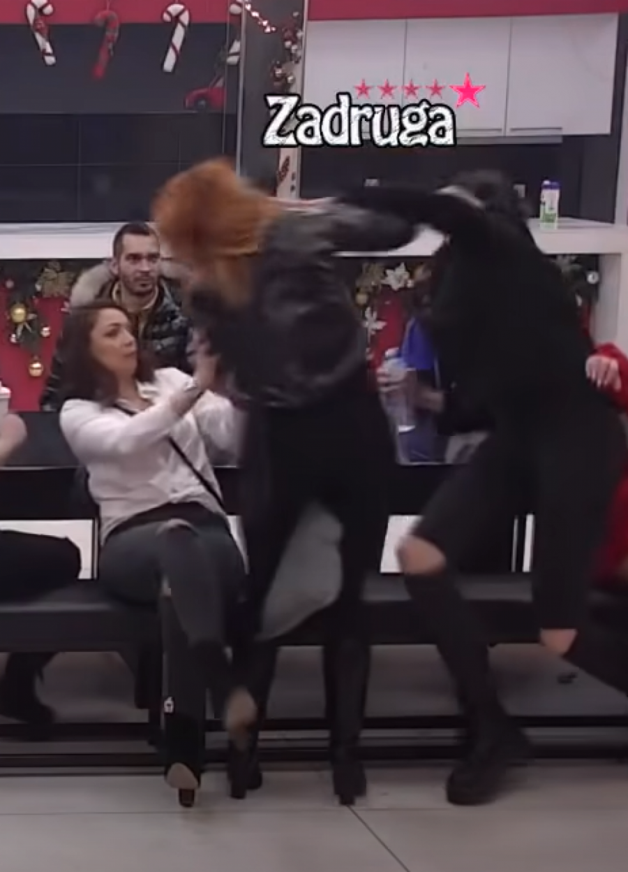 NEVIĐENA TUČA! Deniz i Irma nasrnule jedna na drugu, palo šamaranje i čupanje, a zadrugari ne mogu da ih zadrže, obezbeđenje hitno reagovalo!