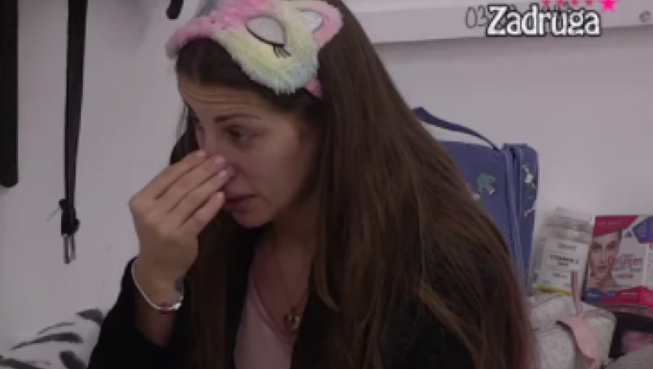 SAMO SE SA CAREM OSEĆA DOBRO! Dalila utučena, ne prestaje da jeca, zadrugari bezuspešno pokušavaju da joj pomognu!