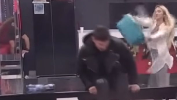 KARAMBOL ZA CRNIM STOLOM! Mihić optužio Aleks da se bavi prostitucijom, ona ga ispolivala, pa nastao lom, obezbeđenje hitno reagovalo!