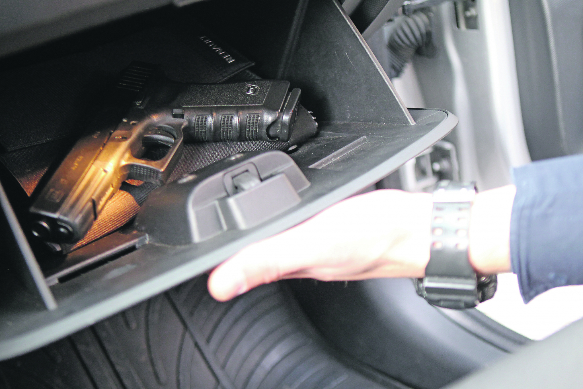 DIMITRIJEVSKI TVRDI DA JE ORUŽJE KUPIO ZA SPOT?! Hteo sam da snimam za Jutjub kao Mašan Lekić?!