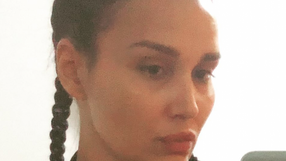 SRPSKA HALI BERI! Važila je za najlepšu voditeljku, žene su kod plastičnog hirurga tražile grudi kao njene, a evo kako ona danas izgleda (FOTO)