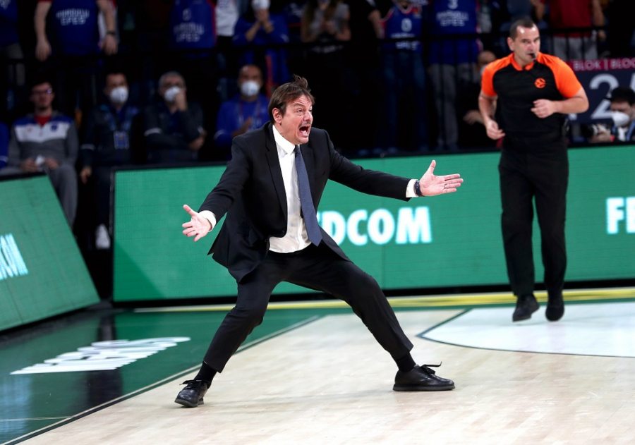 RASPAD SISTEMA U EFESU Cela ekipa zakasnila na avion posle poraza, neki odbili da se vrate autobusom