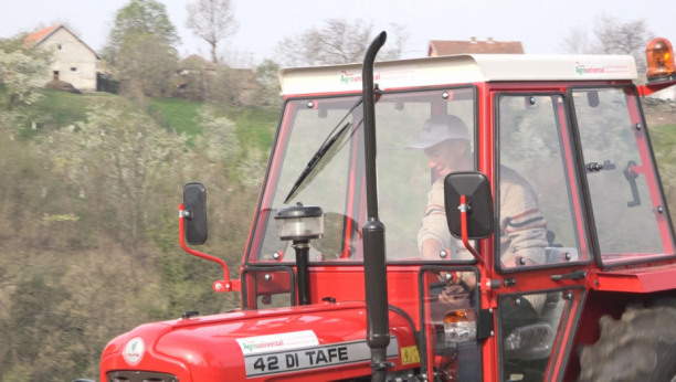 ROK ZA PRIJAVU ISTIČE DANAS Država daje građanima Srbije novac za kupovinu traktora