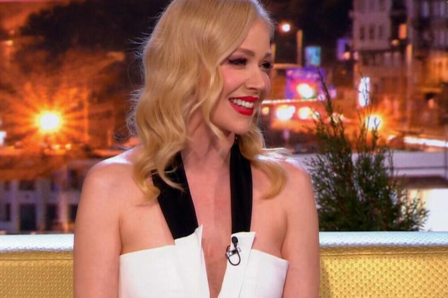 JEL ZIMI HODAJU SA KAPAMA PREKO GLAVE? Rozga bez dlake na jeziku o koleginicama koje su posetile plastičara, nije ih štedela!