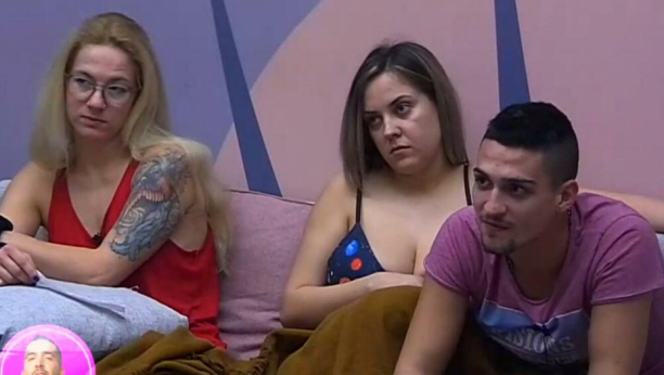 TI SI NAJVEĆI LICEMER! Brutalna svađa u rijalitiju, pale teške reči, nastao opšti karambol!