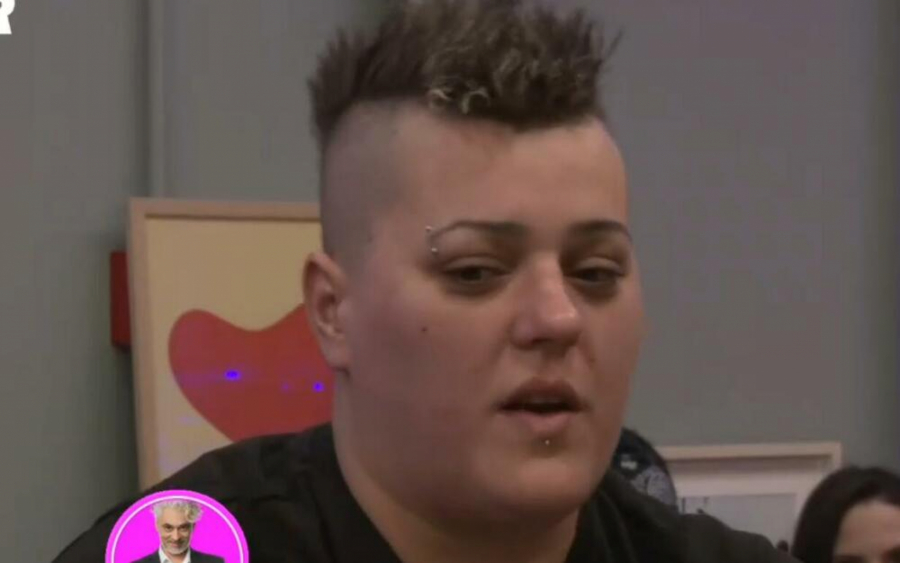 TI SI ALKOHOLIČAR, TREBA DA SE LEČIŠ! Neviđeni haos u rijalitiju Bar, menadžer urlao na učesnicu i brutalno zapretio, ona zajecala od stida i srama!