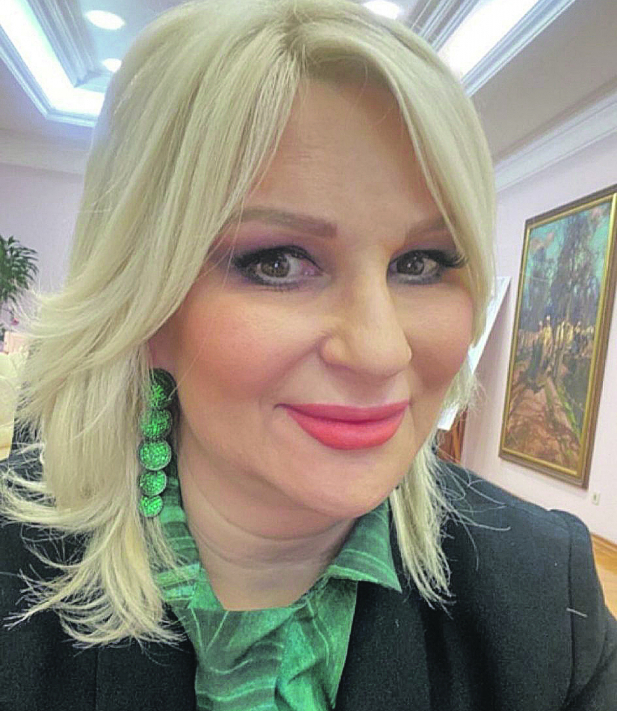 MINISTARKA SE ZAIGRALA U FOTOŠOPU Zoka se ispeglala do neprepoznatljivosti!