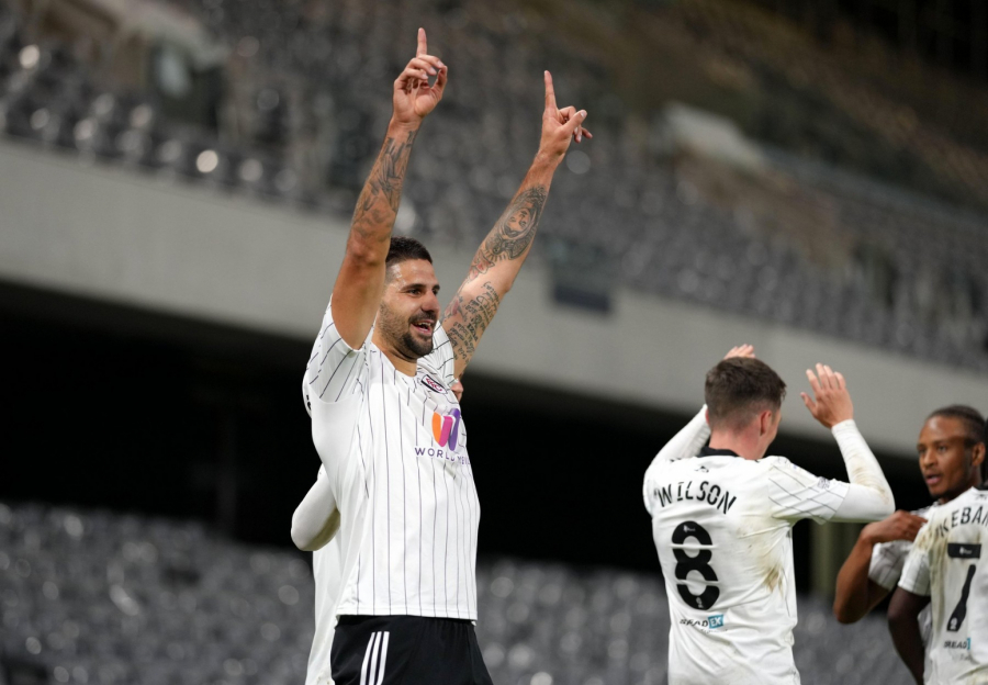 SVE ZA LJUBAV Mitar na poklon OD LEPE LARE za navijača Fulama