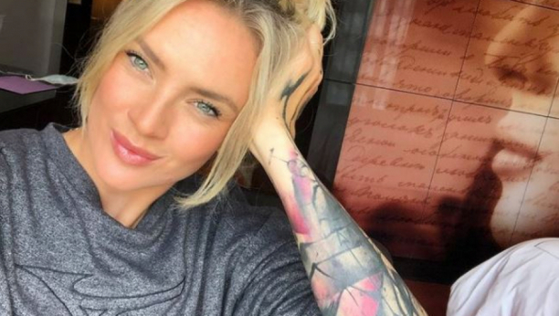 JOŠ JEDNA PODRŠKA! Teniserka sa najmoćnijim tetovažama ovim rečima progovorila o Novaku!