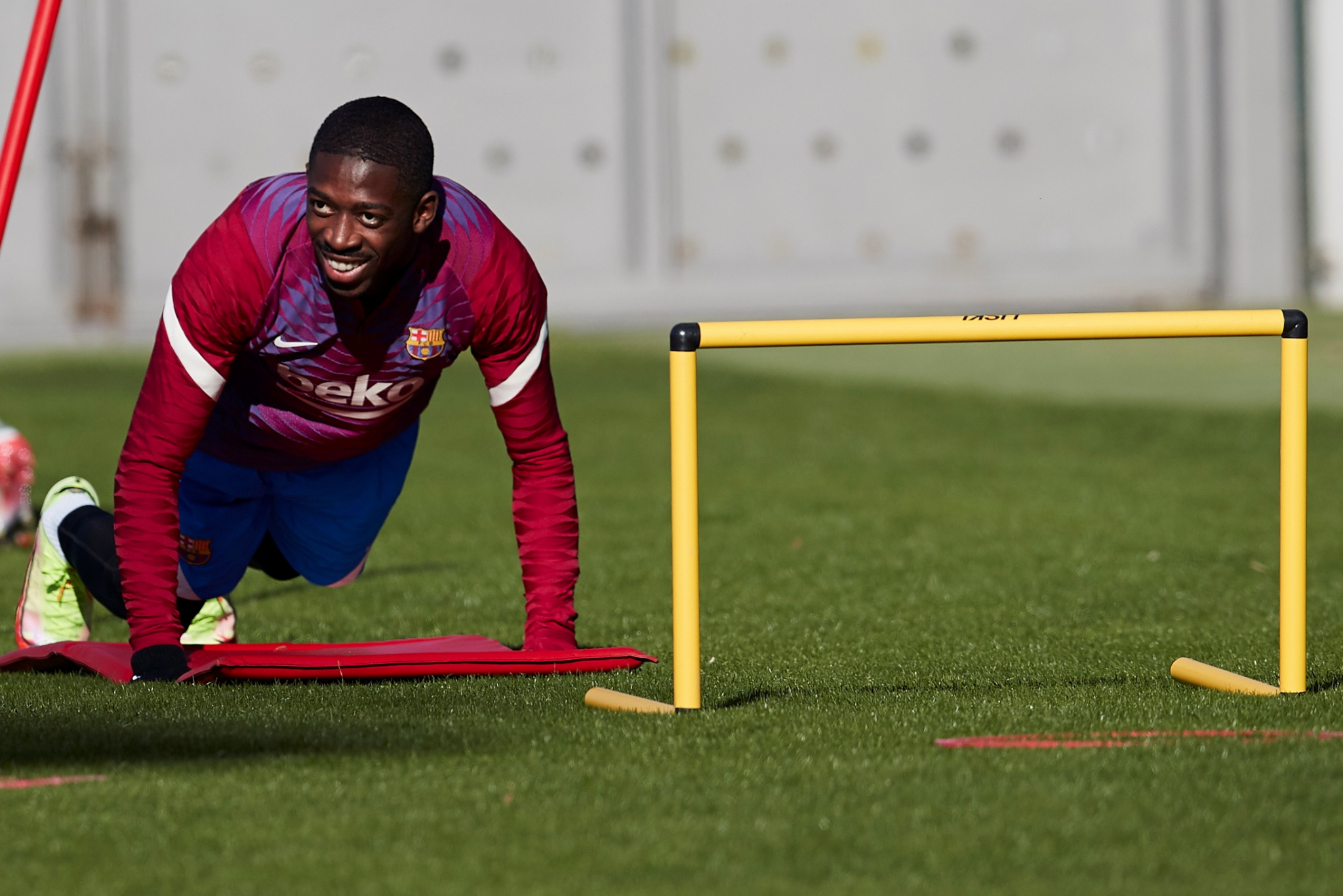 TERAJU GA IZ BARSELONE! Stigao za 135.000.000 evra, a sad što pre mora da ode iz Španije!