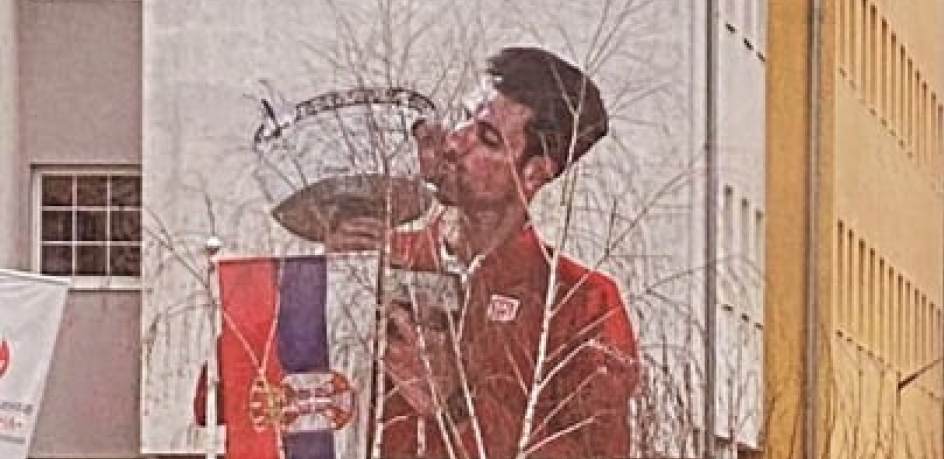 NOVI SIMBOL GRADA! Osvanuo mural Novaka Đokovića u Kosovskoj Mitrovici! (FOTO)